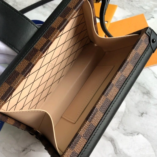Fake Louis Bags PETITE LOUIS VUITTON MALLE 0824
